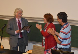 David Singleton being presented with the EuroSLA Distinguished Scholar Award by former presidents Florence Myles and Jean-Marc Dewaele